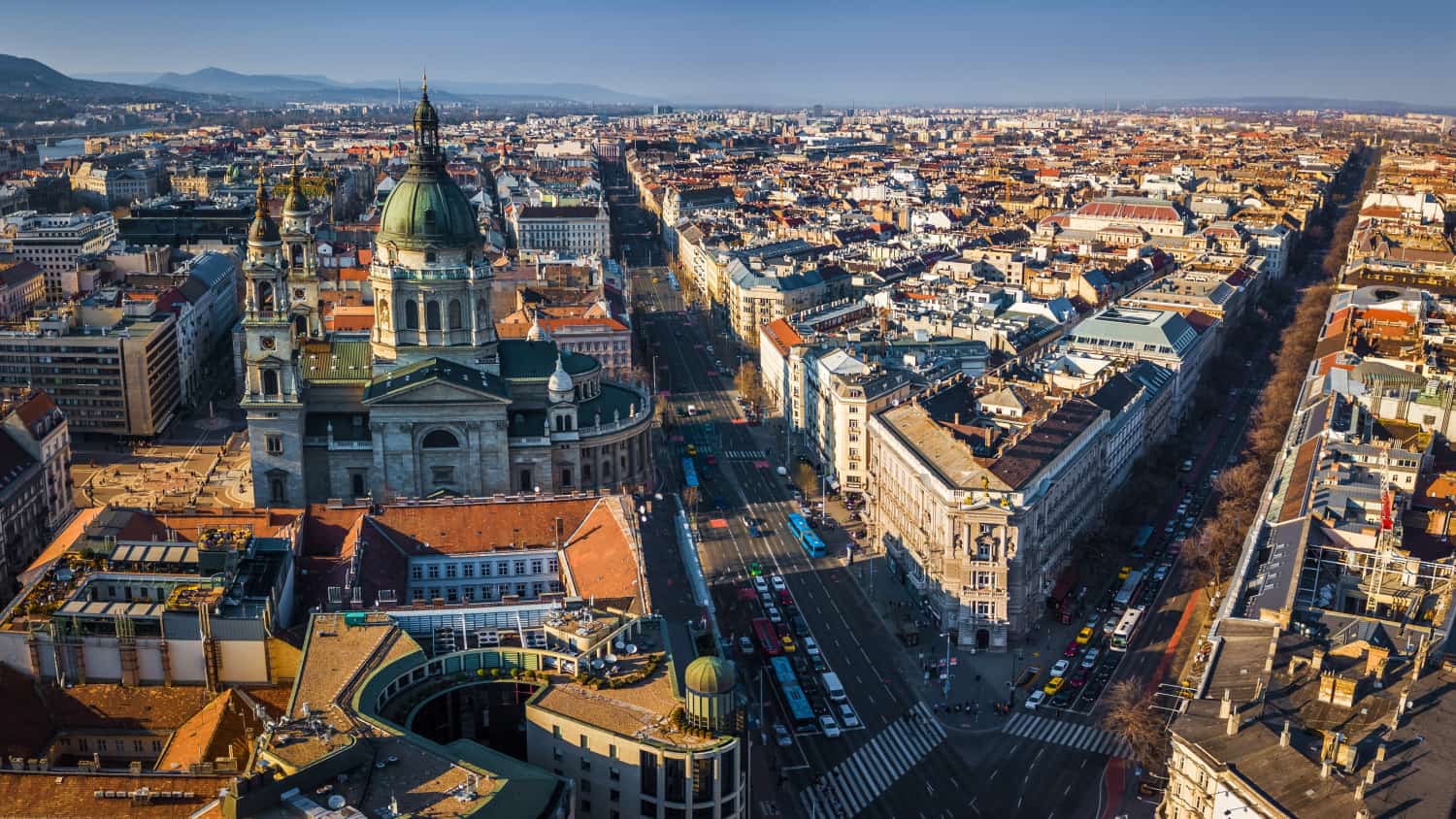 budapest zöld rendszám parkolás,zöld rendszámos,tisztán elektromos, plug in hibrid,karácsony gergely főpolgármester, ingyenes parkolási,